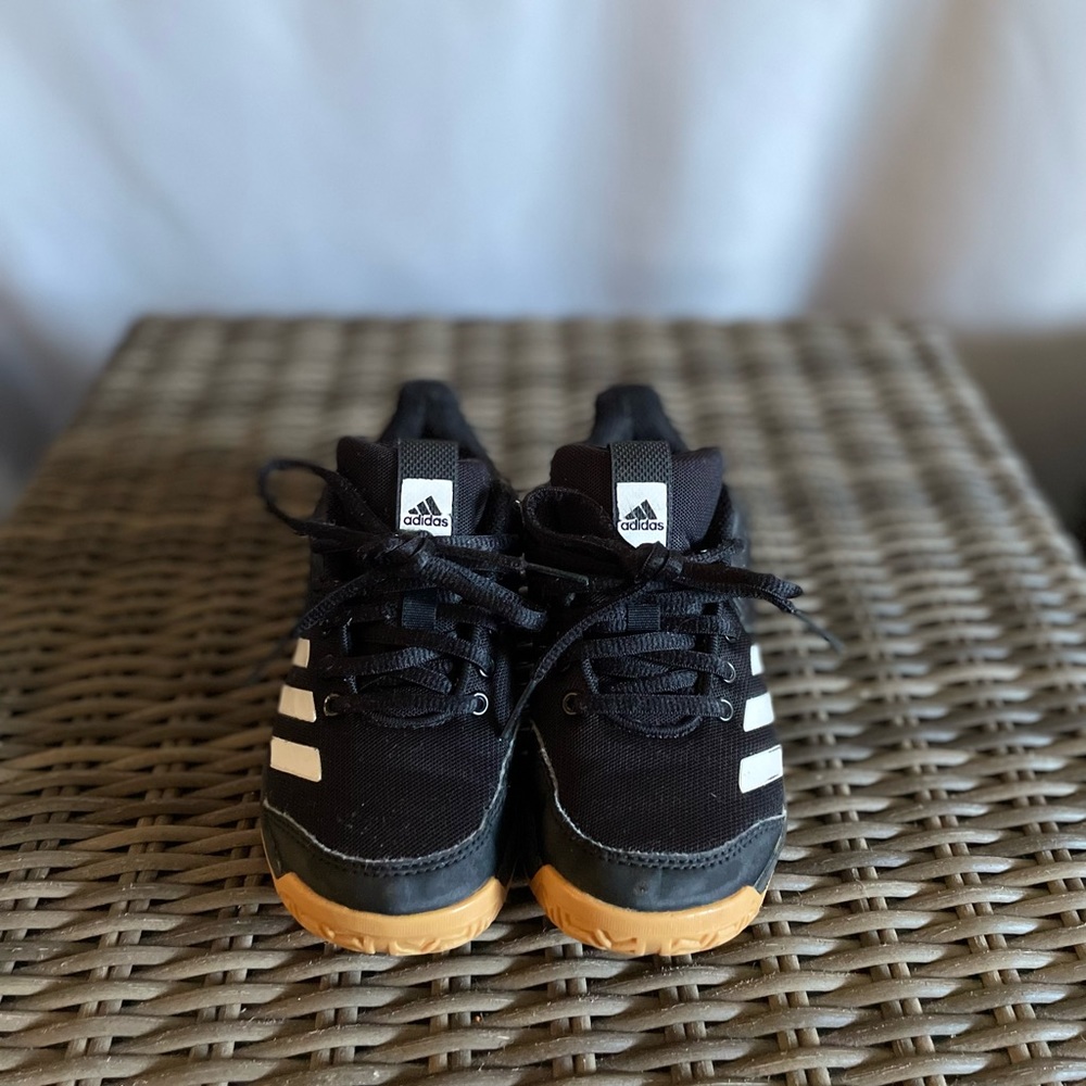 Kids Adidas sneakers/shoes black. Has been worn. size 12 1/2